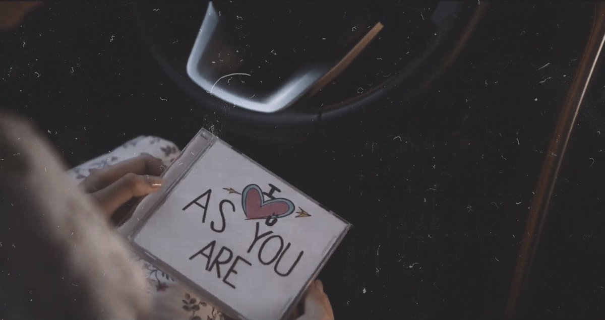 chinsumbrella's tweet photo. Kakapanood ko lang nung MV. Akala ko naman kikiligin ako, masasaktan pala ko. Also at first, akala ko typical story lang na nagloko yung isa or nagkahiwalay sila. But the twist shocks me, huhu. It was really good. Congrats @zacktabudlo &amp; @francinecarreld <3

#ZackxFrancineMyAYA https://t.co/JbSCBIu4b1