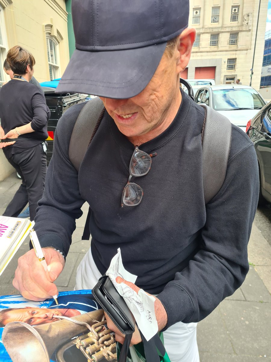 Omg over the moon to meet @JDonOfficial today at the stage doors @TheatreRoyalNew what a lovely man he is too @JosephMusical #jasondonovan #Newcastle #josephthemusical