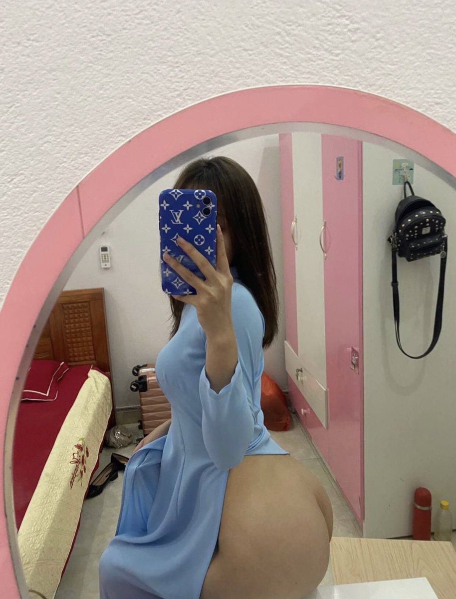 Linhsex2k3's tweet photo. 2k4 https://t.co/UvHvpxIHkO