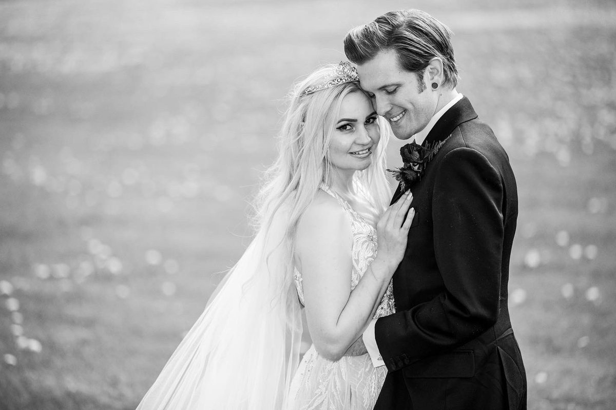 alexdoesasing's tweet image. I got married!
I’m still a bit lost for words about it…the whole thing was a total overload of joy.
My wife is the most wonderful person, and she looked so, so beautiful. Thank you to everyone who made it the most incredible day of our lives, my heart is so full 🖤