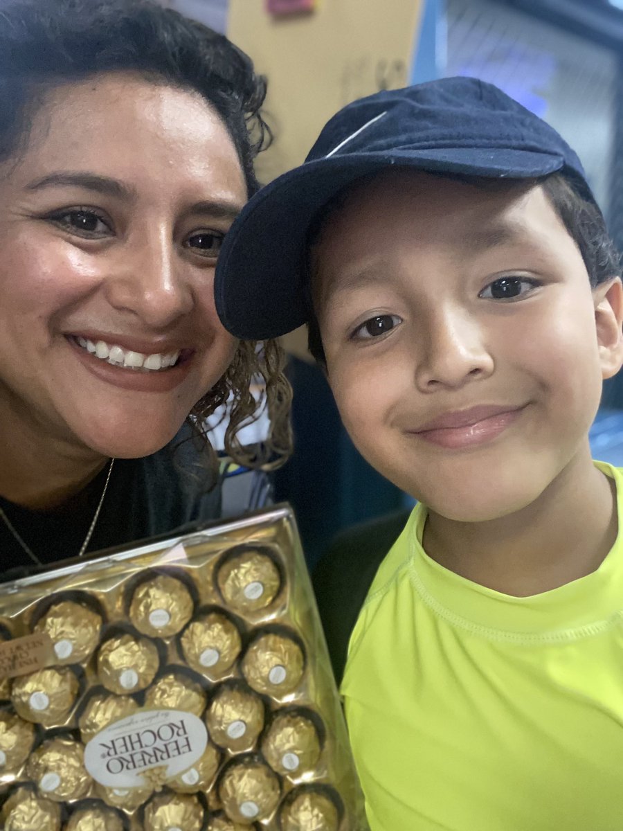 MrsMFitch_NBE's tweet photo. ✨ Last day of school! ✨ Going to miss my friends! #FitchsFriends #popintosummer #KinderRocks #firstgraders 🥹 @HumbleISD_NBE https://t.co/INwD8wshWK