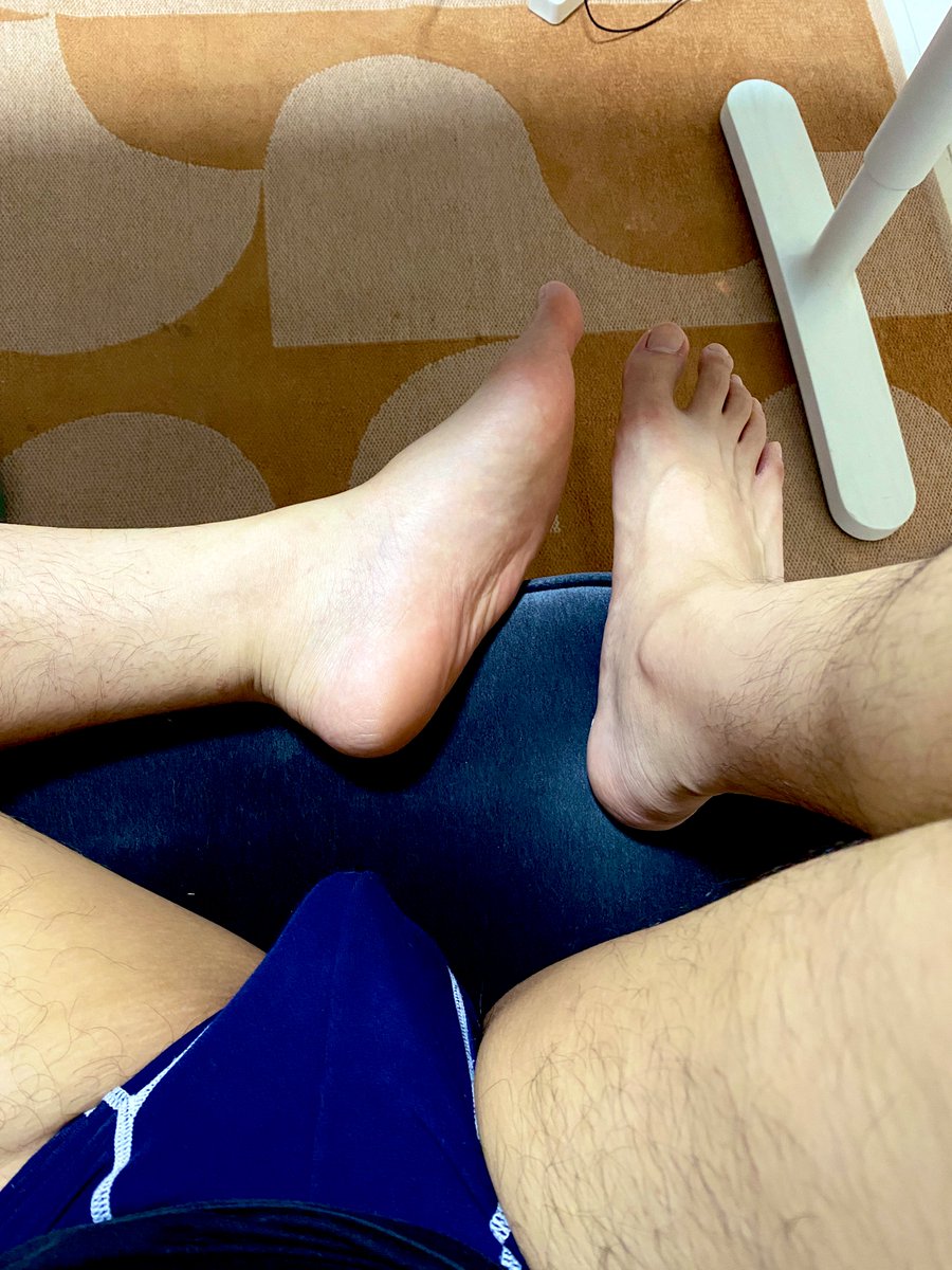 Javier_Grab's tweet photo. 一日一拍 #脚 #脚奴 #挠脚心 #脚下奴 #舔脚 #脚汗 https://t.co/LYX59OE4Uf