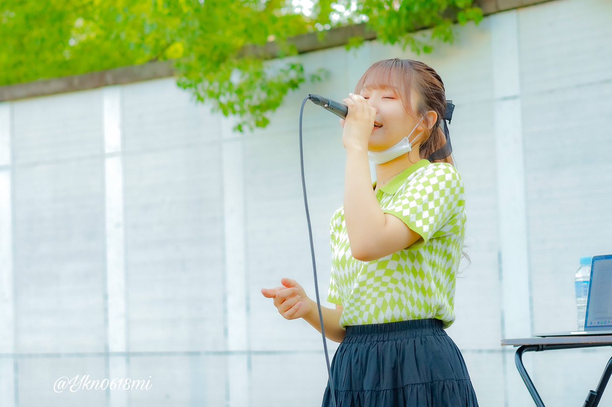 Ykn0618mi's tweet photo. ゆきのの笑顔も歌声も歌い方も話し方も大好きで
色んな表情を近くで見せてくれるゆきのの路上が大好きでした。

帽子お揃いして梅のピュレグミから始まった路上LIVE｡笑笑
たくさんのすしっこに囲まれたゆきのらしく素敵な路上LIVEで幕を閉じました👏🏻👏🏻
ほんとにたくさんありがとう🤍大好き!

#すし娘 https://t.co/PIIKjKz70x