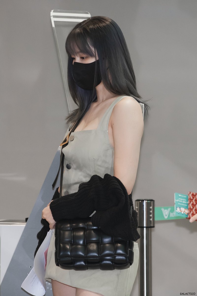 galactico131's tweet photo. 220512 트와이스 출국 

#사나 #SANA #MOMO #모모
#쯔위 #TZUYU #미나 #MINA 
#TWICE #트와이스 
#TWICE_4TH_WORLD_TOUR_ENCORE https://t.co/BN4z3K33oS