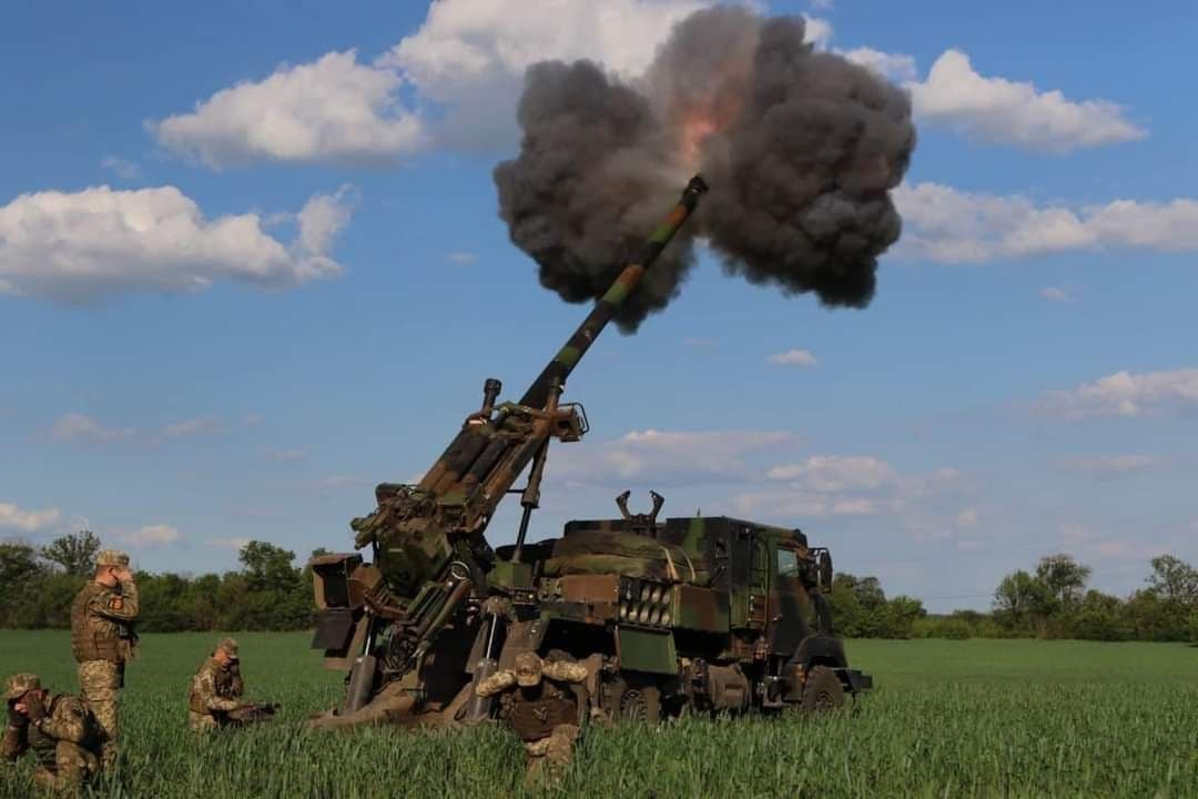 attilaXT's tweet photo. 🇺🇦🇷🇺🇫🇷 L'armée ukrainienne continue d'utiliser activement les obusiers français CAESAR de 155 mm sur le front. https://t.co/gt6kTTk1ed