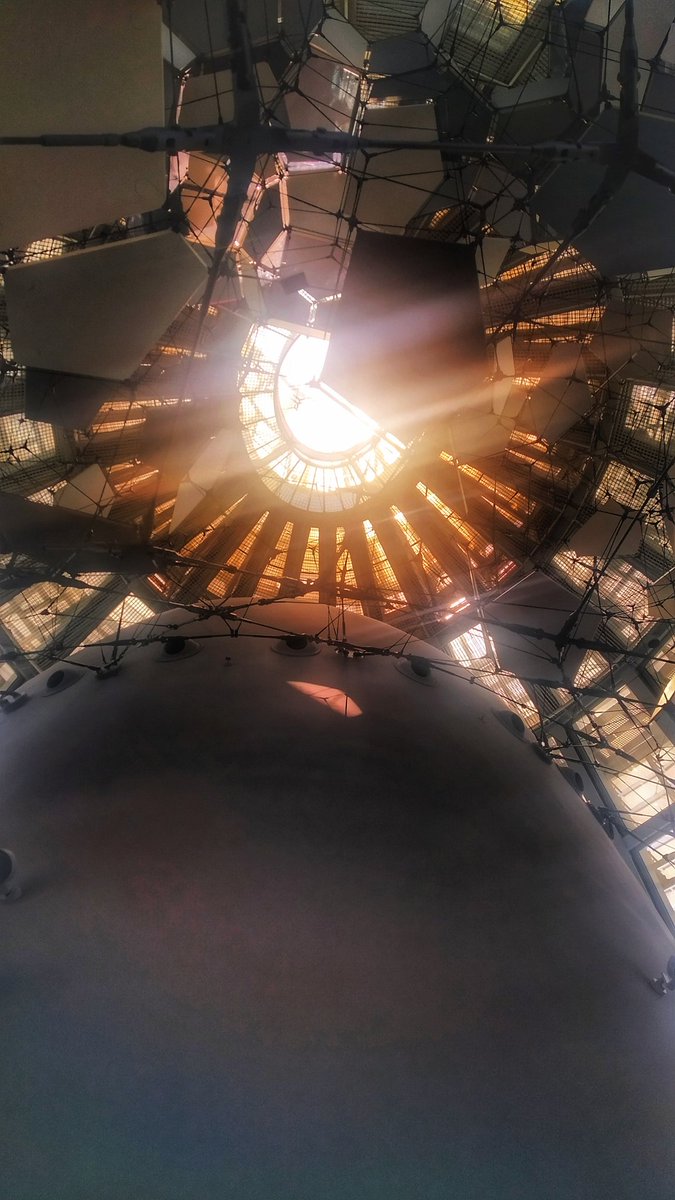 somnormals's tweet photo. Desde el Mirador Torre Glòries, Barcelona en 360 grados y además la obra multisensorial de Tomás Saraceno. Una experiencia diferente♥️
#MiradorTorreGlòries #Barcelona #CloudCities https://t.co/zn44ruQ2CZ