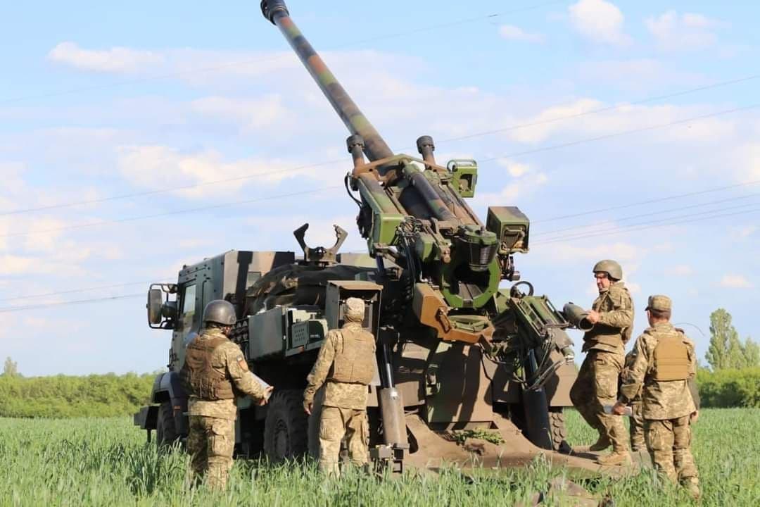 attilaXT's tweet photo. 🇺🇦🇷🇺🇫🇷 L'armée ukrainienne continue d'utiliser activement les obusiers français CAESAR de 155 mm sur le front. https://t.co/gt6kTTk1ed
