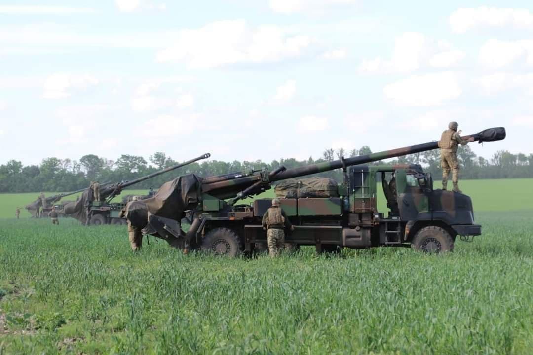 attilaXT's tweet photo. 🇺🇦🇷🇺🇫🇷 L'armée ukrainienne continue d'utiliser activement les obusiers français CAESAR de 155 mm sur le front. https://t.co/gt6kTTk1ed