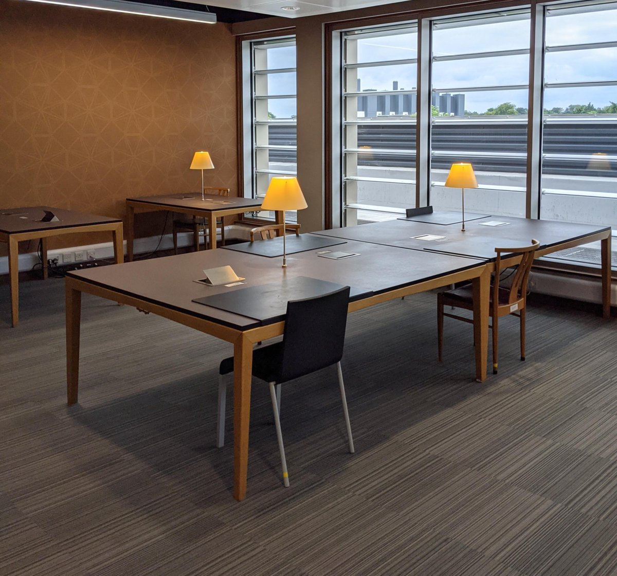 UniRdg_Library's tweet image. &quot;I am totally in awe of you all at the University of Reading.I have come up to the 5th floor and stumbled on the most beautiful quiet and warm area. To find this area after 8 months is something a shame but delightful. I’m glad you signposted me here.&quot;