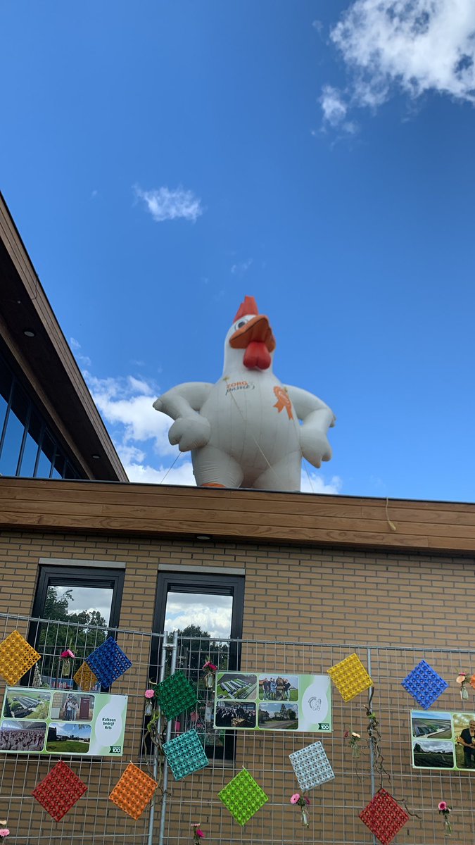 Vanmorgen present bij #Ysselsteyn100 met collega pluimveehouders nu op weg naar de Alp der Alpen <a href="/BC_Pluimvee/">BigchallengePluimvee</a> <a href="/alpedhuzes/">Alpe d'HuZes</a> <a href="/kwf_nl/">KWFKankerbestrijding</a>
