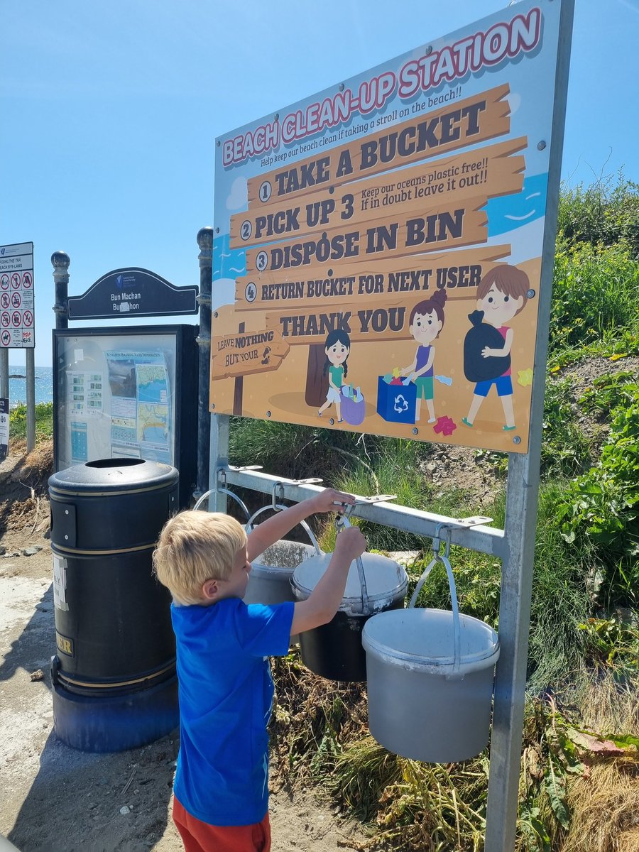 ClionaMackey's tweet photo. Such a great initiative at Bonmahon Beach #KeepOurBeachesClean #BringYourRubbishHome https://t.co/11ziMP5F1H