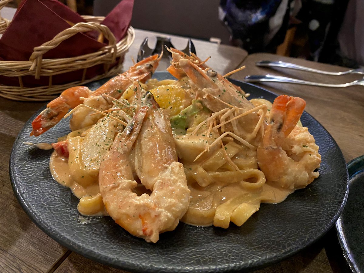 ピとデートしました!その後はもち真鯛のカルパッチョ、帆立とイクラのテリーヌ、レバーパテ蜂蜜掛け、海老味噌トマトクリームタリアテッレ…♡♡♡ 