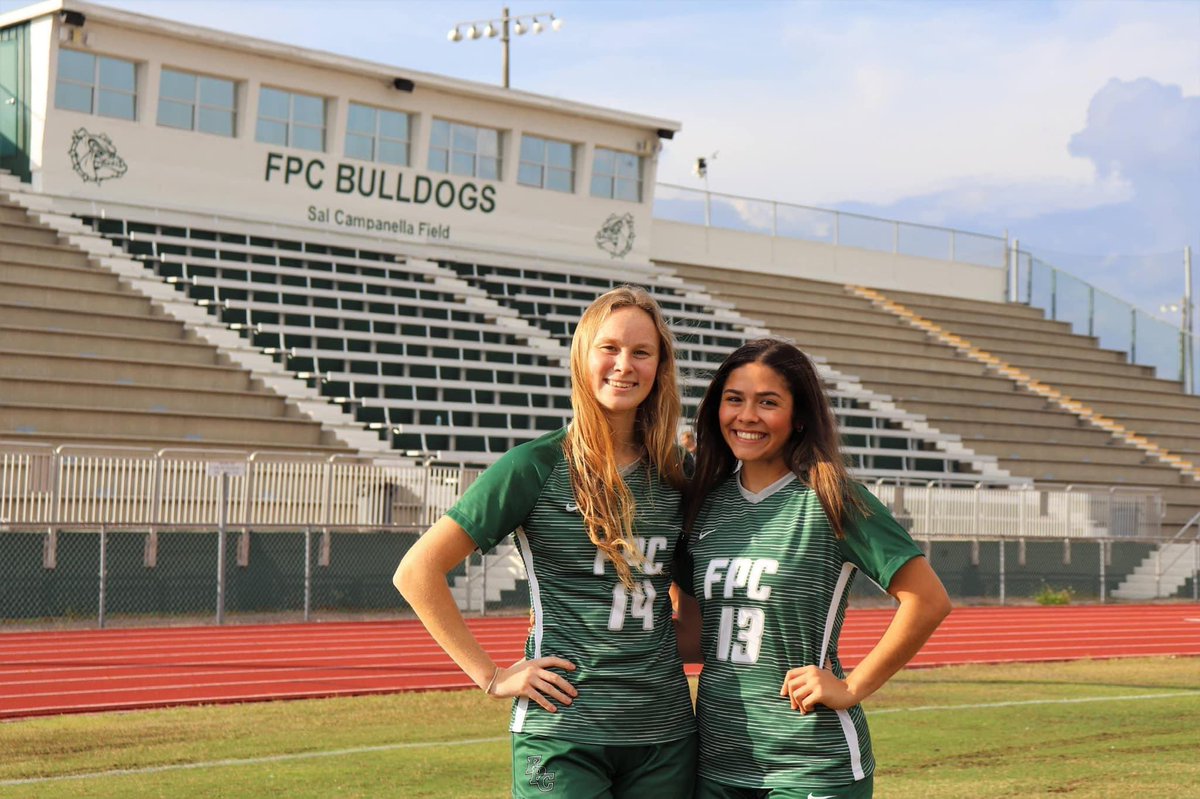 FPCWomensSoccer's tweet photo. Congratulations to our Class of 2022 SENIORS💚🤍 
It’s graduation day!!!! These three ladies have accomplished so much throughout their 4 years at FPC💕They are student leaders! We can’t wait to hear your graduation speech, @raygiaccone! Congrats Makayla, Jada, and Ray!!! https://t.co/qbZf2TWfwM