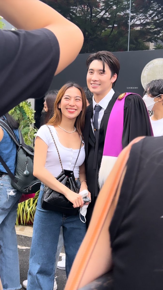 Mayya_79's tweet photo. ก็คือยิ้มแก้มปริไปเลออออ คุณเค้าเขินแหละฉันรู้นะ ความรูปคู่รูปแรกอะเนอะ  อะมาเส้!! 😻
#มีนดรีม https://t.co/vAT6M6aTRE