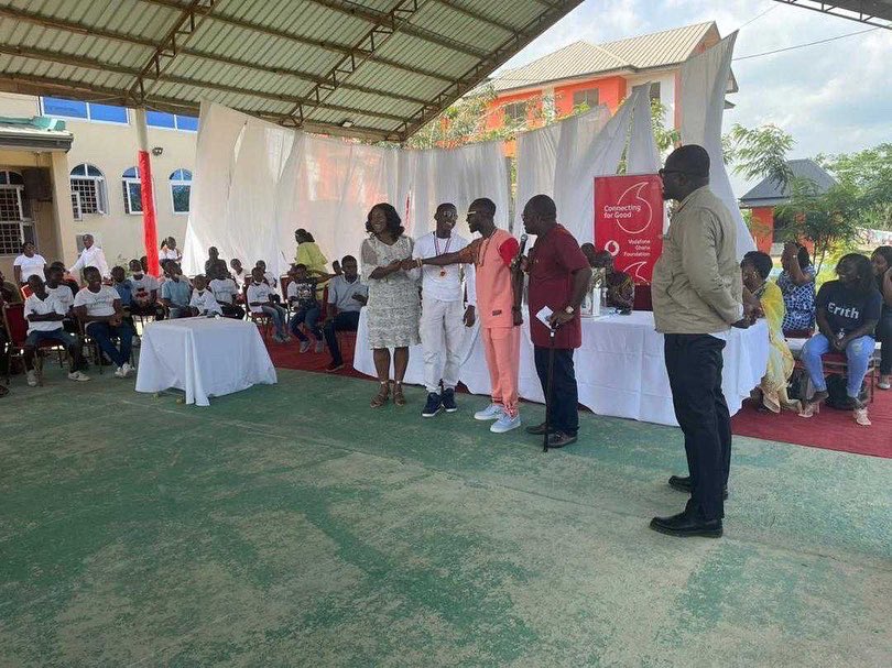 ErithHealth's tweet photo. The action of your donation evokes our utmost gratitude. We greatly appreciate your support. Thank you!

We @ErithHealth appreciate the effort and contribution of our partners @VodafoneFdn their birthday stars @CwesiOteng @Okyeamekwame and their donors, @WorldVisionGH https://t.co/wLUctQNv8r