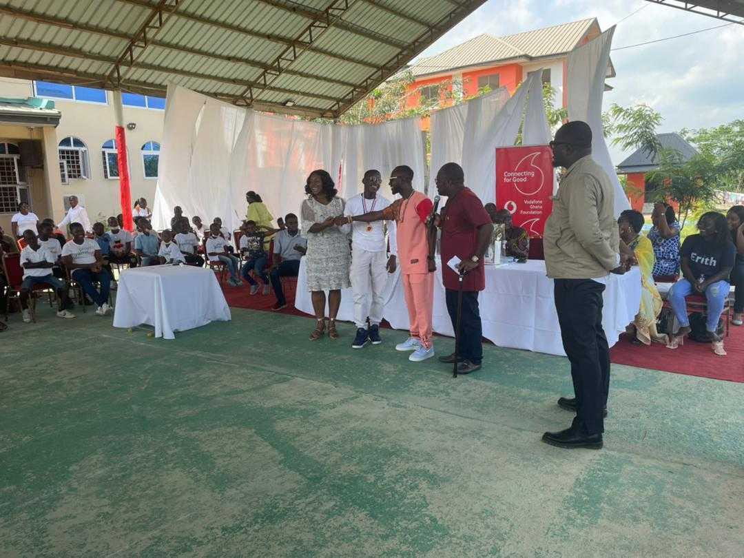 ErithHealth's tweet photo. for bringing us together to share love with the lovely community at @ProjectNyameNsa #donation #givingback #appreciation  #accraghana #erithtotheworld https://t.co/7PY6PMmhhG