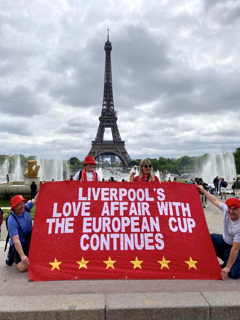 LFCIndonesia's tweet photo. Ayo kirimkan atribut yang akan kalian gunakan saat menonton #UCLfinal nanti malam! 📸👇 https://t.co/JR7Ch5ziFV
