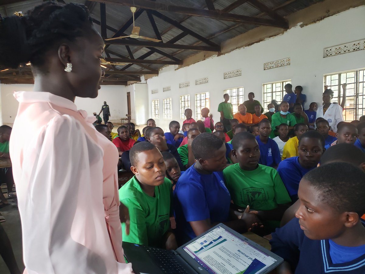 Jayash256's tweet photo. Our Nurse Faith Nyafwono explains the menstrual cycle to the girls at Luweero SS. @DorahNellyK @DrBenKibirige @josephnyende1 @muzirajohnson @FomeUganda @SRHRAllianceUg @uyahf1 @_al_Asadi https://t.co/Y5xivDqjxj