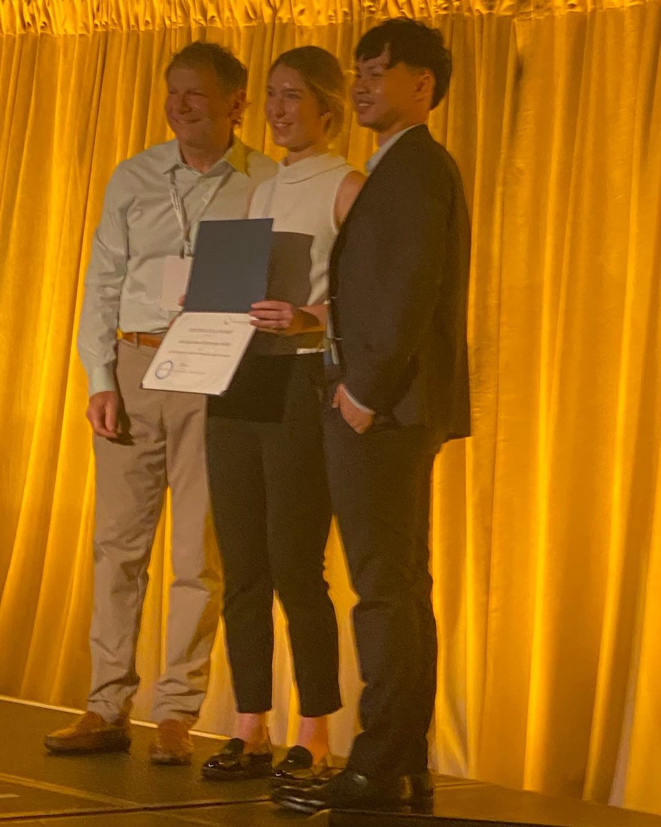 MedStarNRHgme's tweet photo. Congrats to the @GUMedicine PM&amp;R student interest group on winning the first ever Outstanding Student Interest Group Award at #Physiatry22! Represented by current co-presidents @TarasenkoMaya and @JustinV_Chau https://t.co/4StNx334Mx