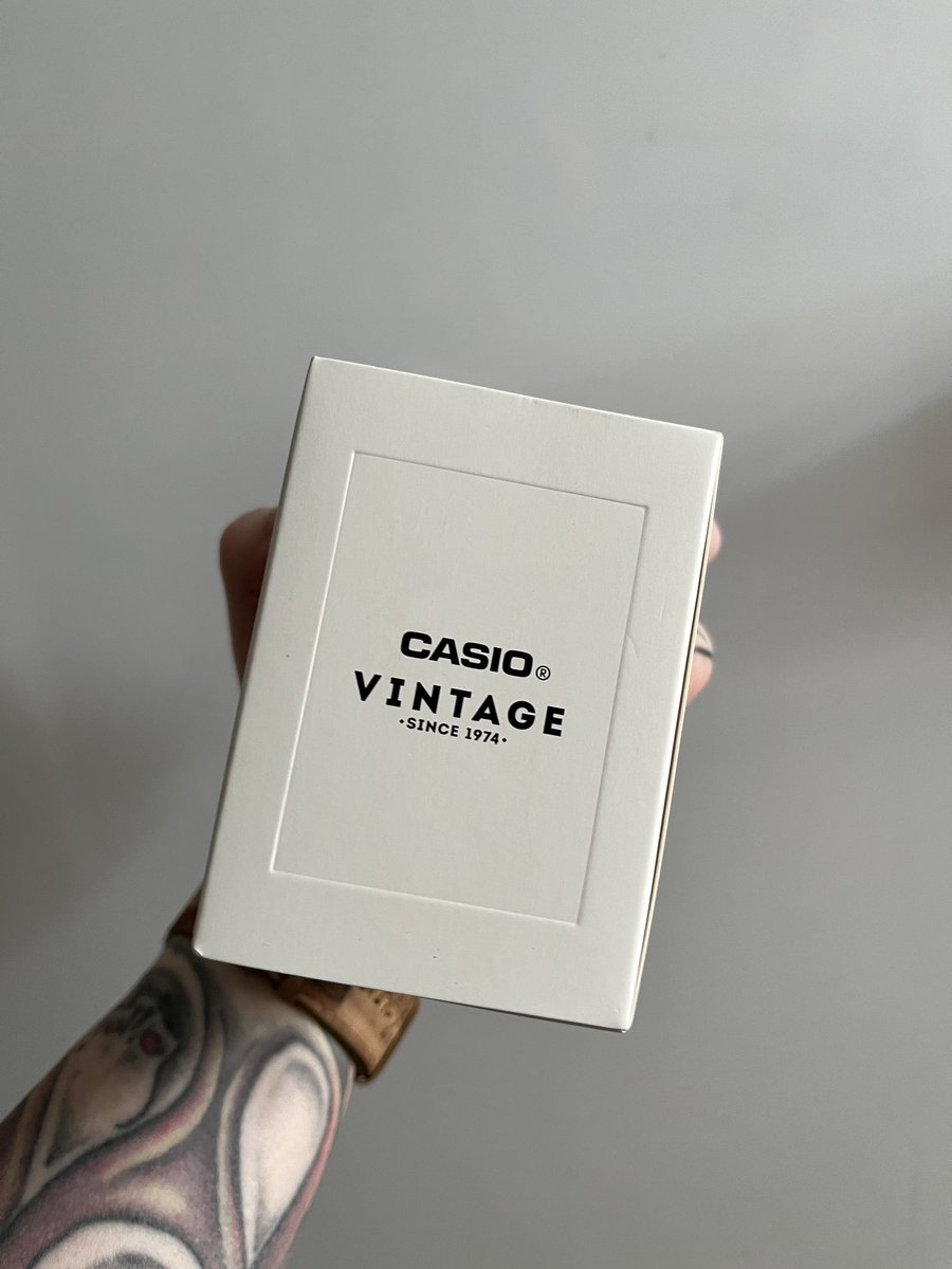 flawedgirl's tweet photo. β’ Dans l'espace, personne ne vous entend crier β’
#Alien #Casio #CasioVintage #CasioA100 #AlienWatch #montre #watch https://t.co/P449QfzwQt