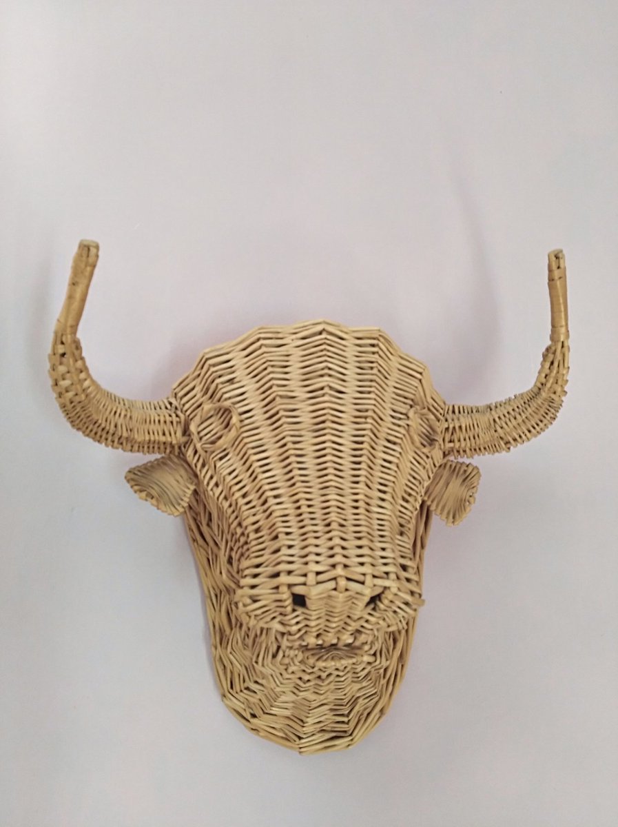 Avui de visita a la <a href="/FundacioMasMiro/">Fundació Mas Miró</a> Hi he trobat aquest cap de bou. Més propi del seu amic Picasso, potser. Igualment els d'<a href="/elboudereus/">Bou de Reus</a> ens ho apuntem, no?