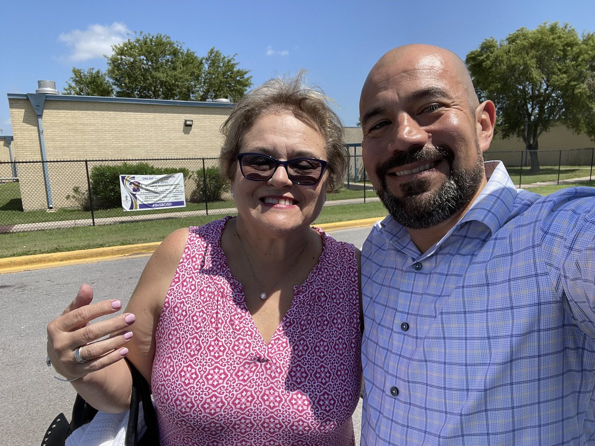 fperezTCM's tweet photo. Spent #SaturdayMorning working alongside one of my favorite peeps! Thank you @JudithGoodman2 for working with me in support of @SanBenitoCISD #students #teachers #summerschool https://t.co/nioiLVgSOk