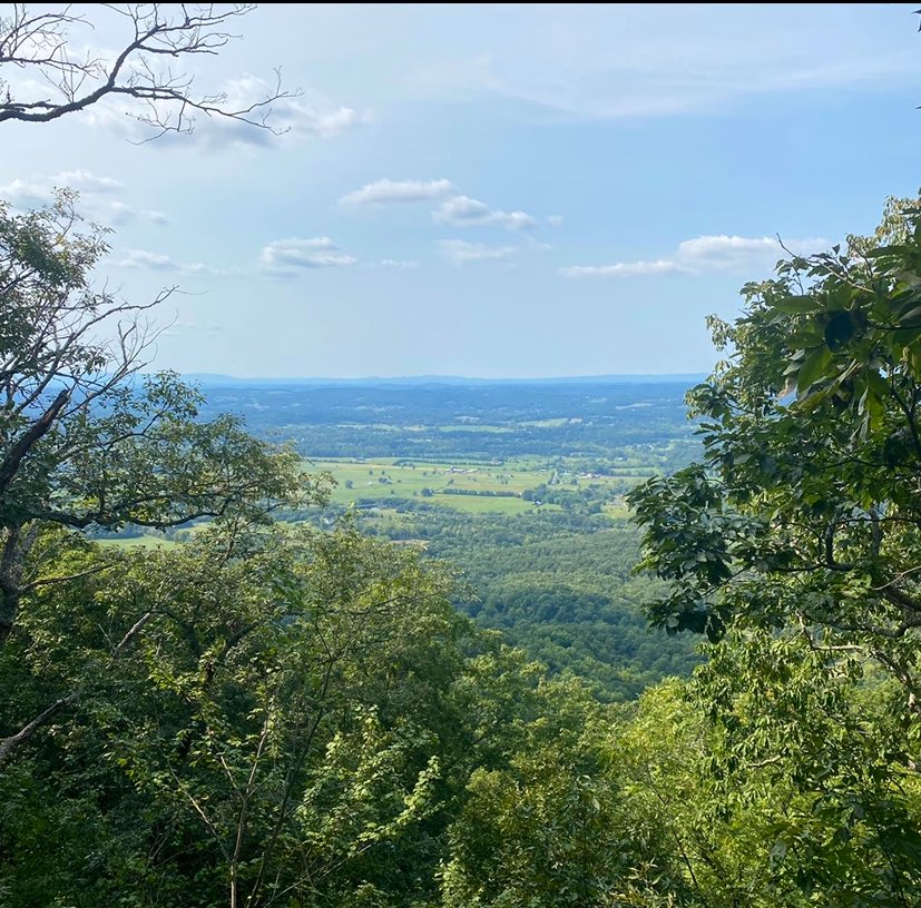 ambamcoop43's tweet photo. Gorgeous Day to get outside !! #hikeaway #sockstatement https://t.co/eokfcIsPVy