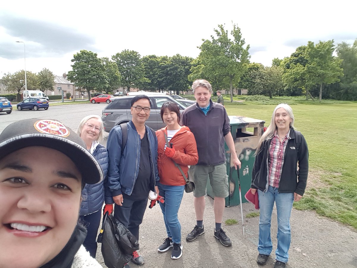 sightparkhouse's tweet photo. Great day clearing up the rubbish around #Sighthill Park &amp; thank you Cllr @rsmcksg joining us👍🌳🌱🍃

Our next litter pick will be on Saturday 11th June for 11am - come &amp; join us👍🚯💩🗑

Keep #SighthillPark Clean #Sighthill #Broomhouse #Parkhead https://t.co/wu7R41TGK5