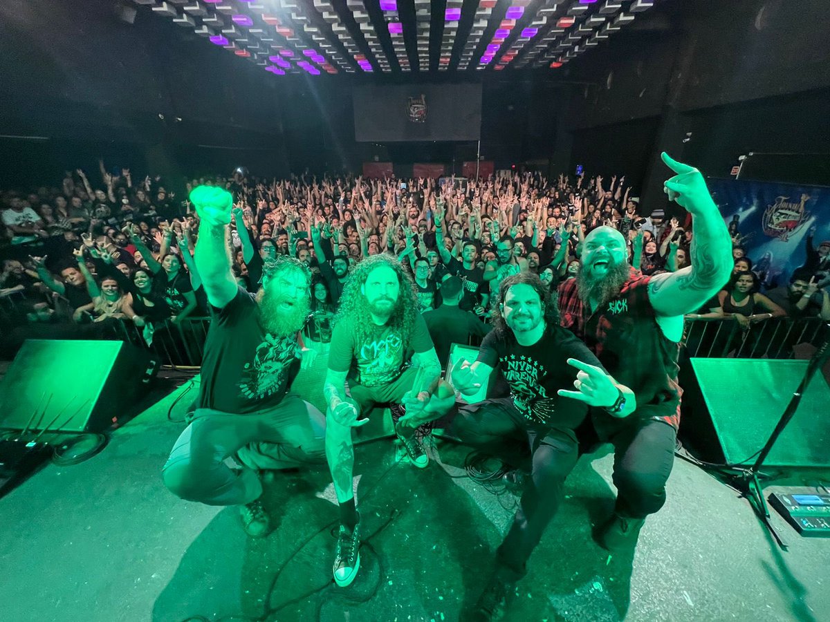 FelipeAndreoli's tweet photo. 🇧🇷 Brasília, vcs são foda! Um dos melhores shows da tour! Hoje estaremos em Goiânia!
.
🇬🇧 Brasília rocked hard last night! Now in to Goiania. #matanzaritual https://t.co/KCys7sq4zO