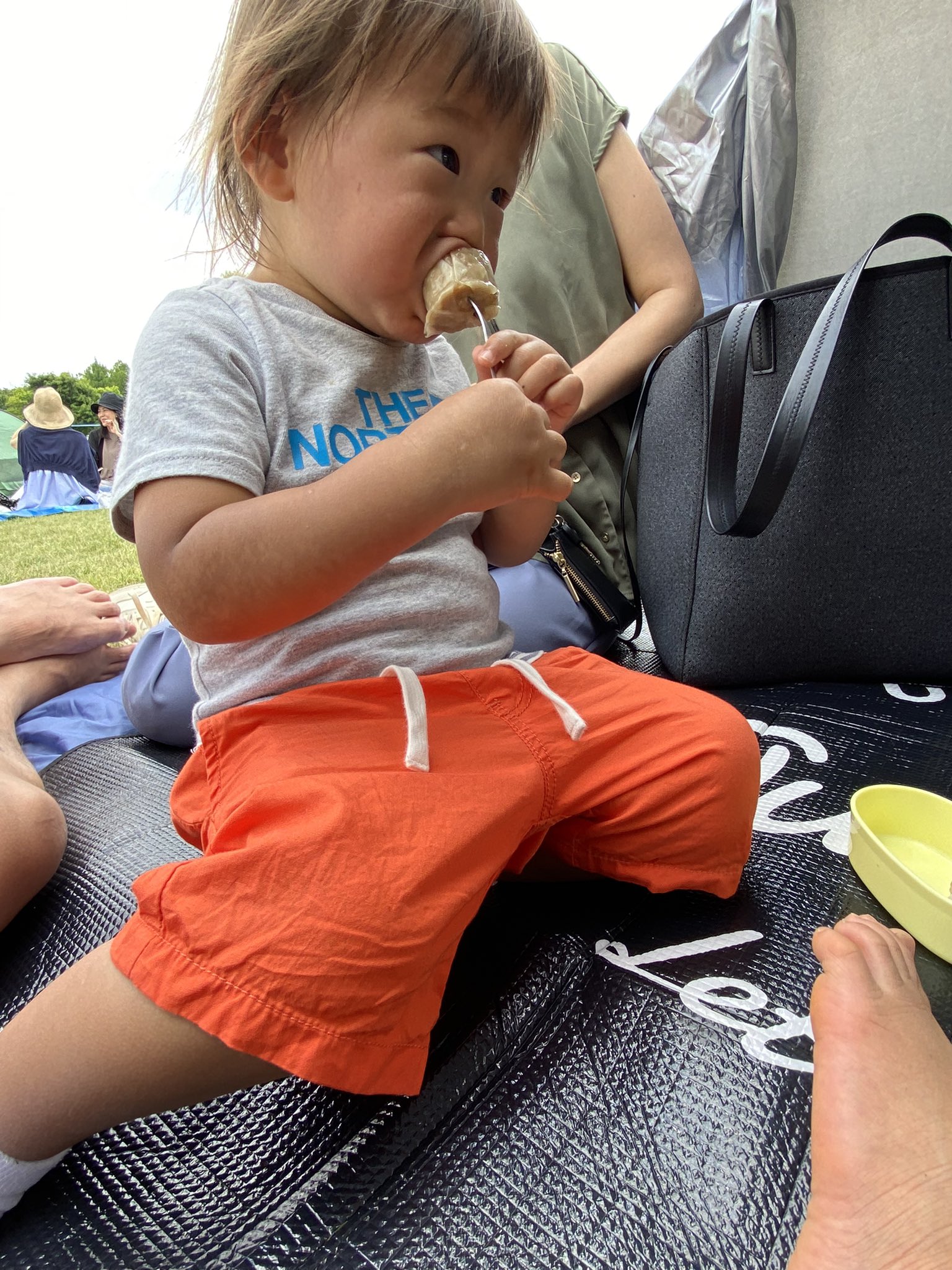 Koza 今月だけで３回目のフェス どんどん活気出てきてるの嬉しいなぁ てか日差しやばくて目ぇ黒なる 肌はもう黒いです はじめての太陽の塔 万博記念公園 ミートザ ワールドビート 日焼け 松崎しげる T Co Nrkefdn9pj Twitter