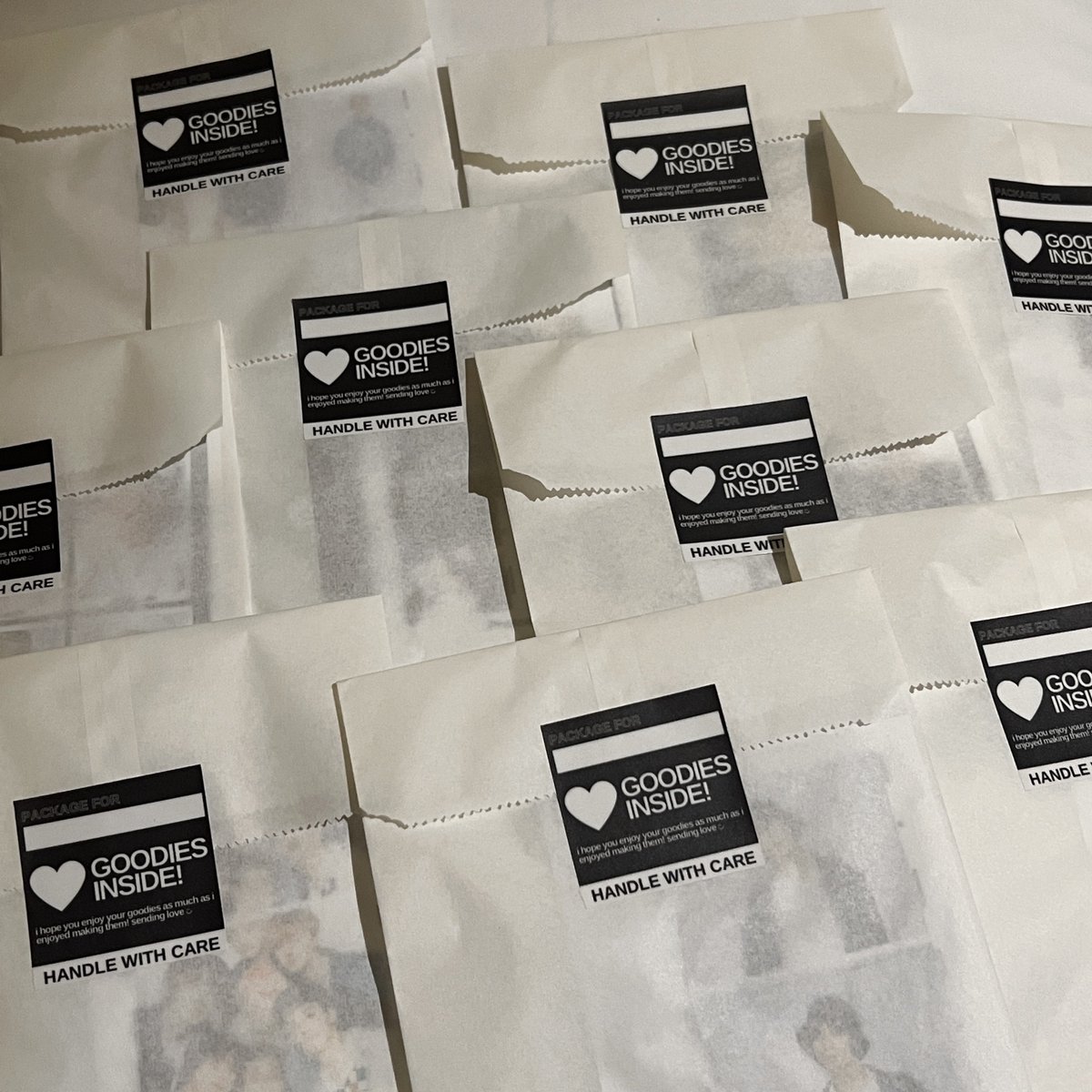 nohyuckcart's tweet photo. i’ll be giving these away on may 29 at the #BeginAgain_KPOP con! ♡

💌 inclus in qrted twt
💌 first come, first serve basis. 
💌 like &amp; rt this tweet, approach me, and show me this tweet <3 

💬 time and loc to be tweeted under qrted twt! https://t.co/sashuP7gqY