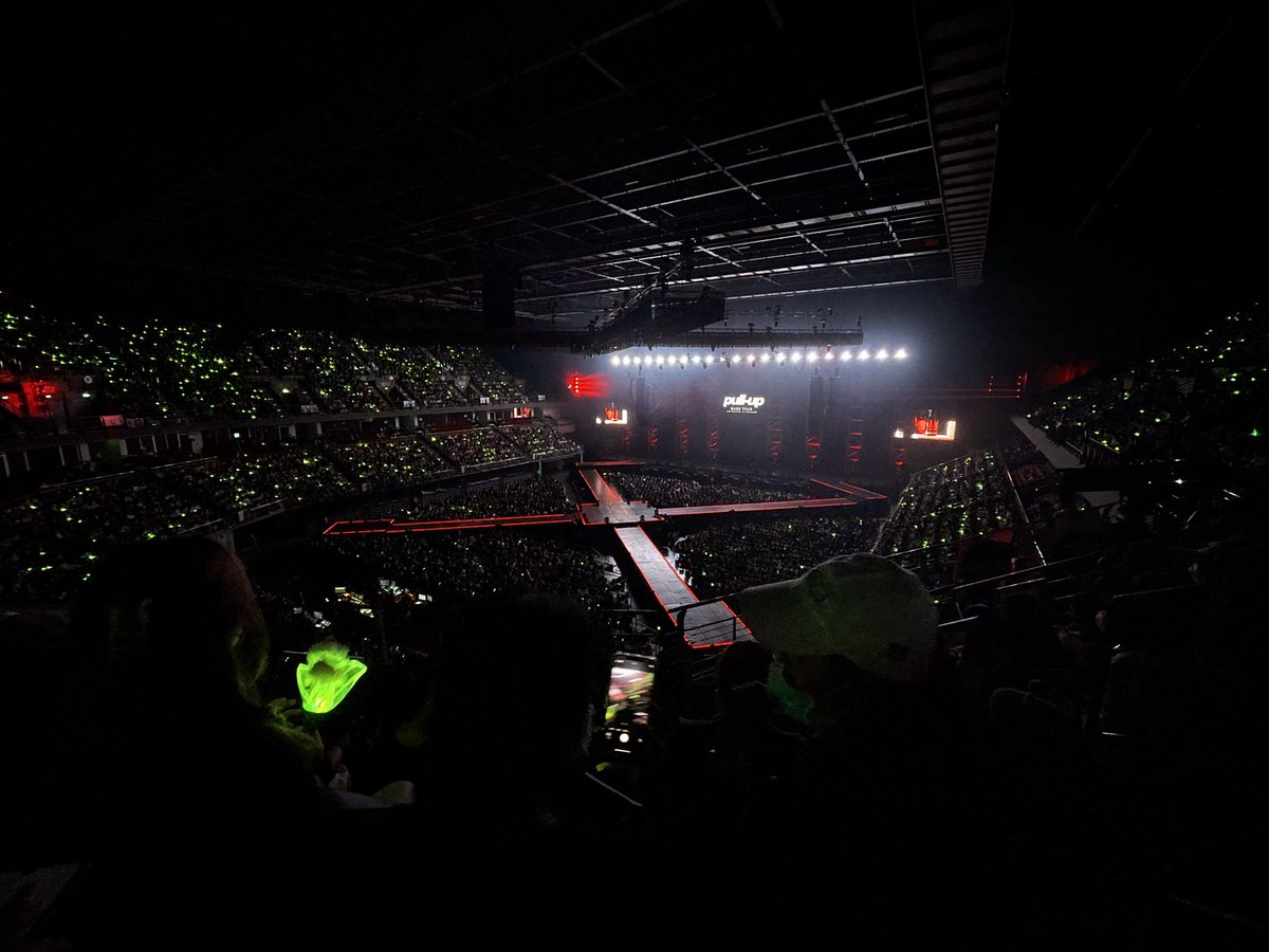 MillMJ1's tweet photo. 28.05.22 รักเขามากนะคะ #PULLUPwithMarkTuan_Day2 https://t.co/I7QCOXAm1B