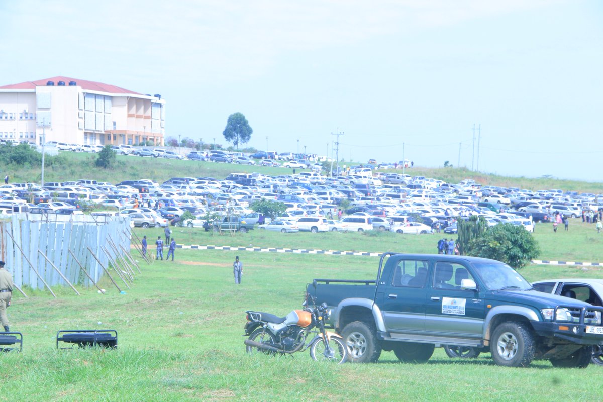 MbararaUST's tweet photo. #MUST28THGRAD
The parking lot https://t.co/Ctk0QBqOWM