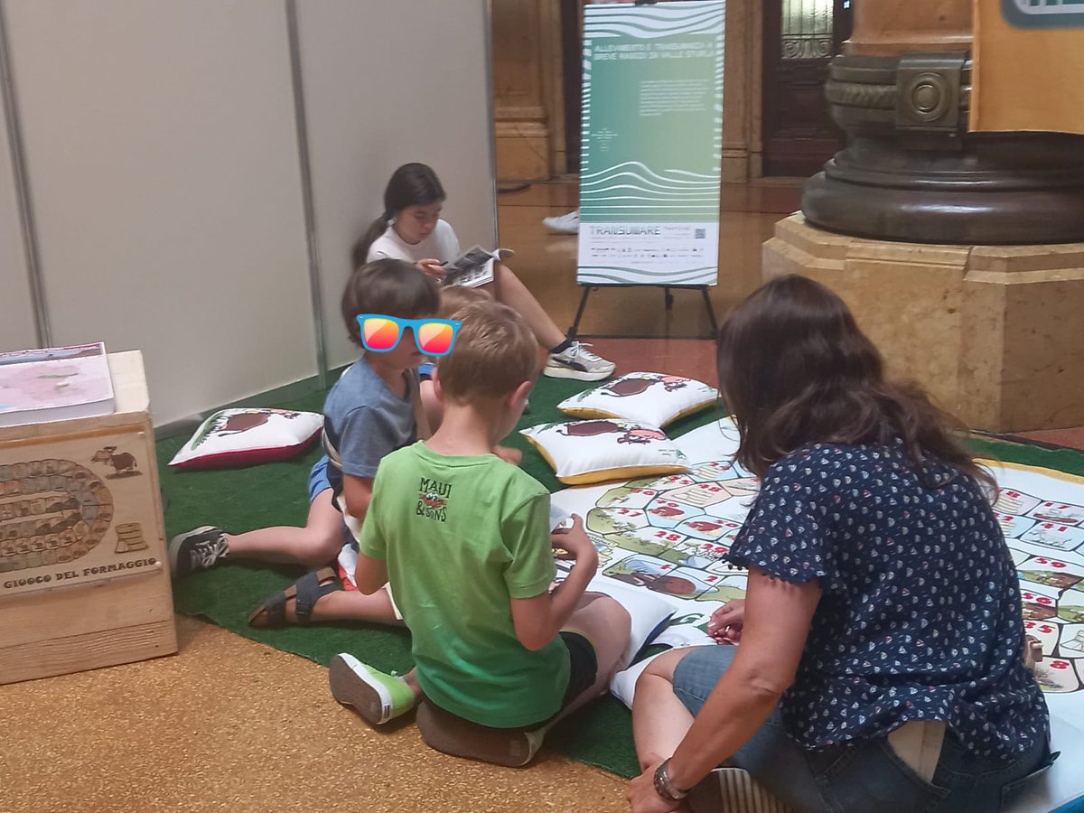 PARCO_AVETO's tweet photo. Laboratorio #sifaprestoadireerba di #parcoaveto per #TransumareFestival di @RegLiguria terminato, come si dice in questi casi, "con grande successo di pubblico e critica"... che se poi il pubblico e i critici fossero sempre i bambini, noi saremmo strafelici! 👧👦🧒😉 #CambioVia https://t.co/HcKJEHQqOW