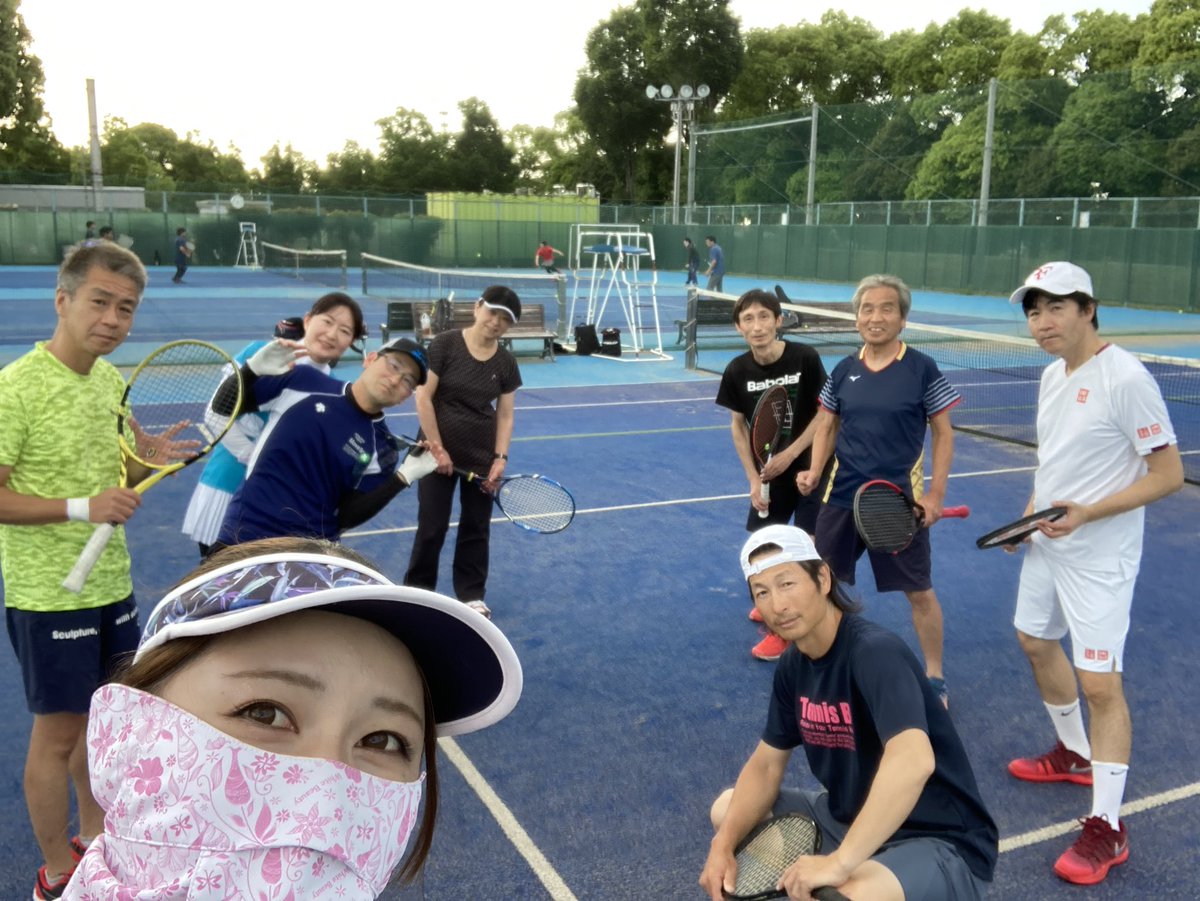 yuunatu8's tweet photo. 越谷にある福祉村にて
市川コーチとダブルスレッスン🎾♡

あっとゆうまで楽しすぎた！
ありがとうございました(˃̵ᴗ˂̵)♩ https://t.co/NQA61rBe9O
