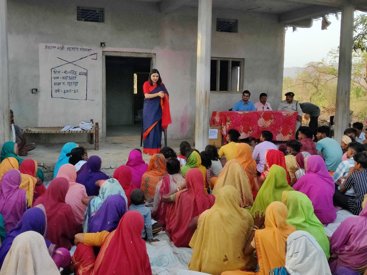 #MenstrualHygieneDay2022 

Sendhwa Forest Dept distributed Sanitary Pads in Forest Villages (वन ग्राम) of all 5 Ranges.

Following are images from Pansemal Range.

Wife volunteered to provide awareness session on Menstrual Hygiene, Sanitation & Women Health :)