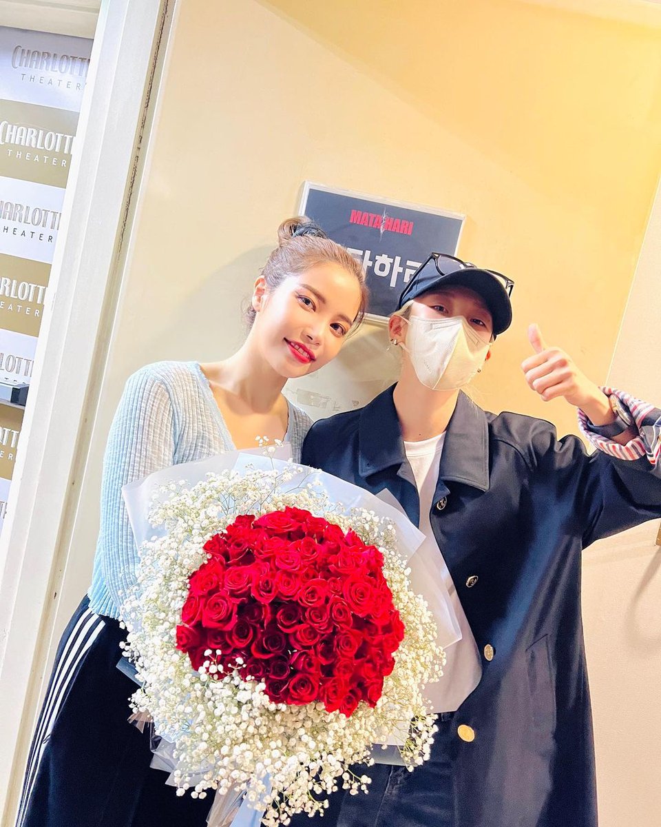 solarkeem_bot's tweet photo. [📸] 2022.05.28

이벤트뭐냐; 마타하리라서 장미꽃🌹

🔗https://t.co/7JUw4ICZZO

#솔라 #SOLAR
@RBW_MAMAMOO https://t.co/gzLrn8wtTj