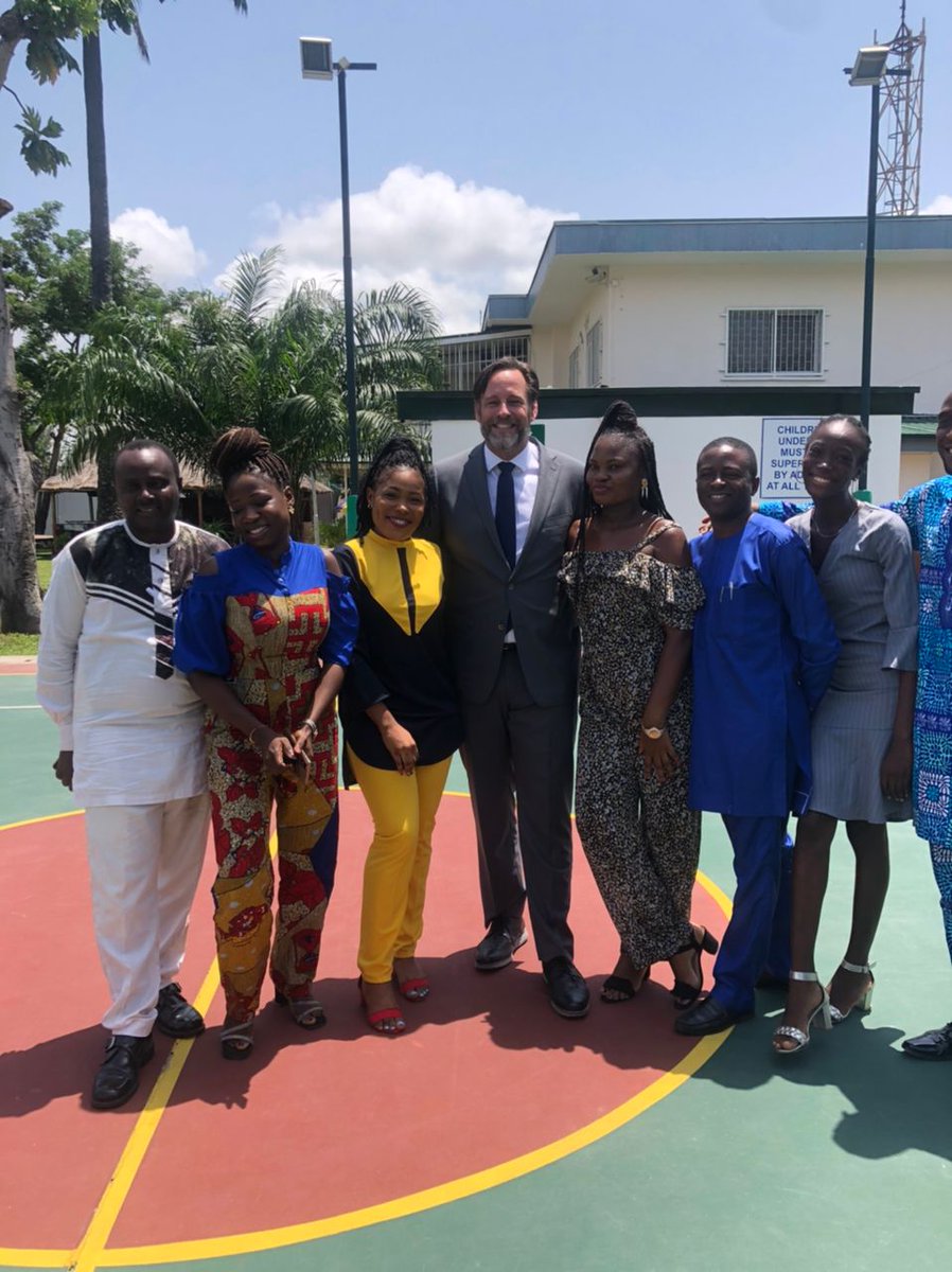 OladunjoyeBles1's tweet photo. I joined Acting U.S. Consul General, James Suor and media professionals at a Luncheon in honor of key Nigerian media representatives.

It was hosted by @USinNigeria, in collaboration with @Mediacareerngr  as part of the month-long activities to mark the #worldpressfreedomday2022 https://t.co/eZ7UlrJQm6