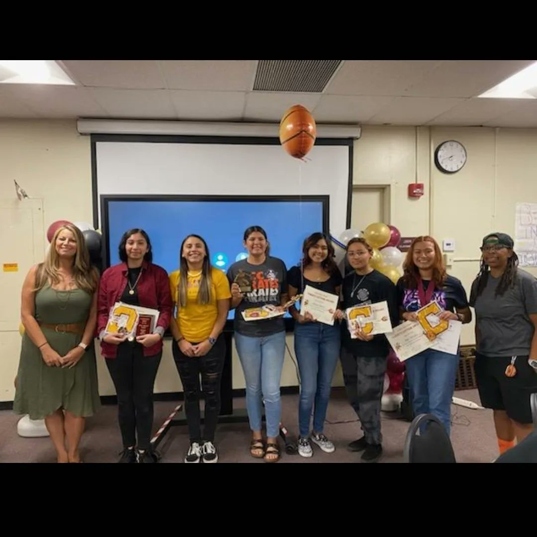 teamtreff's tweet photo. CHS Girls Basketball Banquet 2022! I enjoyed watching this team and these ladies grow. We are saying goodbye to 5 seniors this year. They have definitely raised the bar for the girls who will be following them.Proud to be a yellowjacket🐝@ColtonJUSD @CHS_LadyJackets @CHSJackets_ https://t.co/BPpw0bovRn