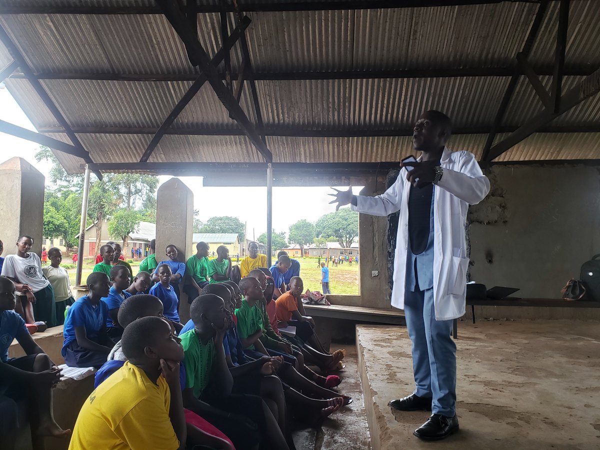 Jayash256's tweet photo. Girls of Luweero SS carefully listening to #MHM. We choose to share vital information concerning menstruation on this #MHDay2022 . https://t.co/BDbJPzukX1