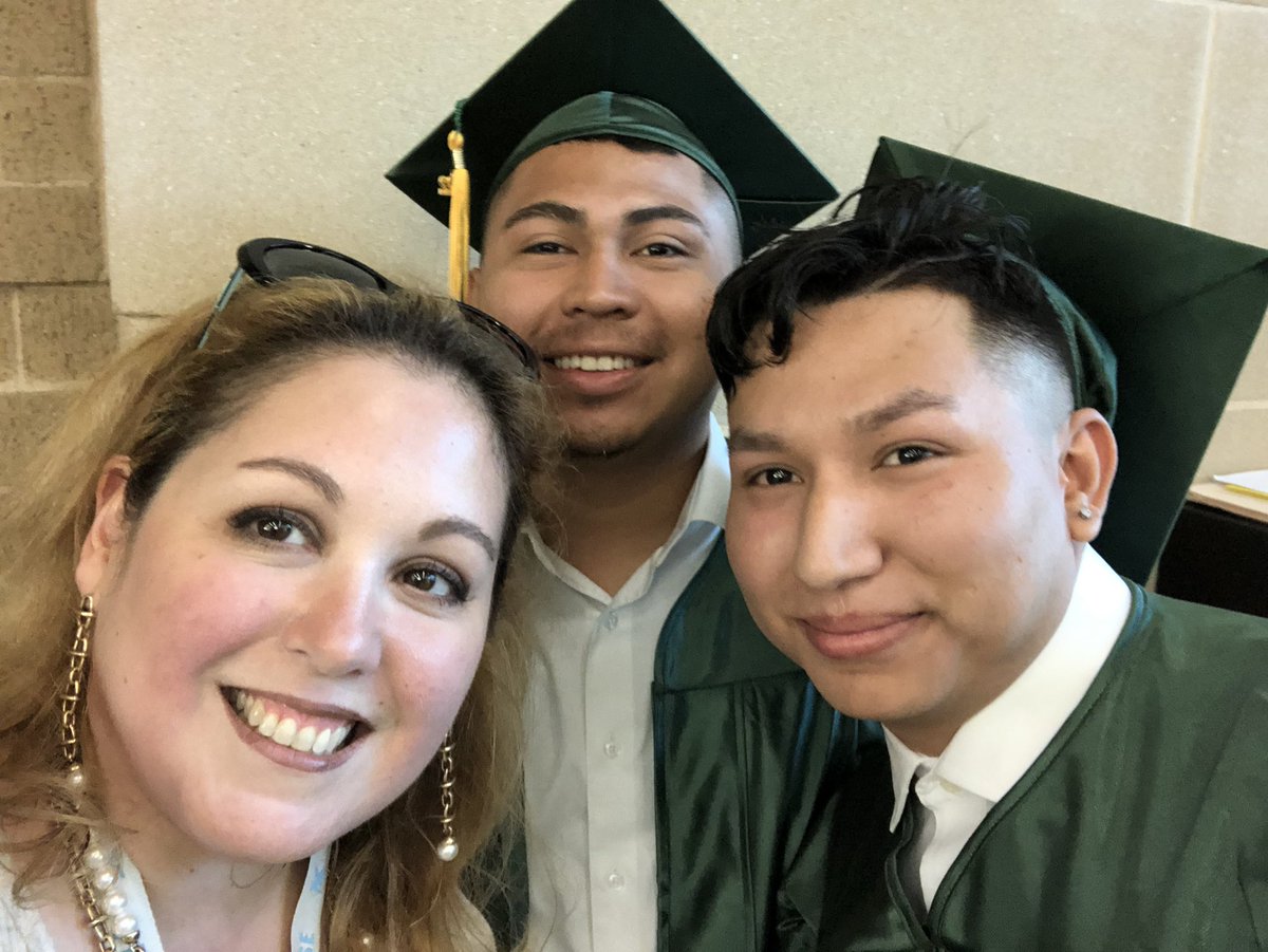 marianbase's tweet photo. Congratulations @KleinForest Graduates!!! #forestgrad22 #Classof2022 🎉🎉🎉😊💕 https://t.co/tJbr30KgYU
