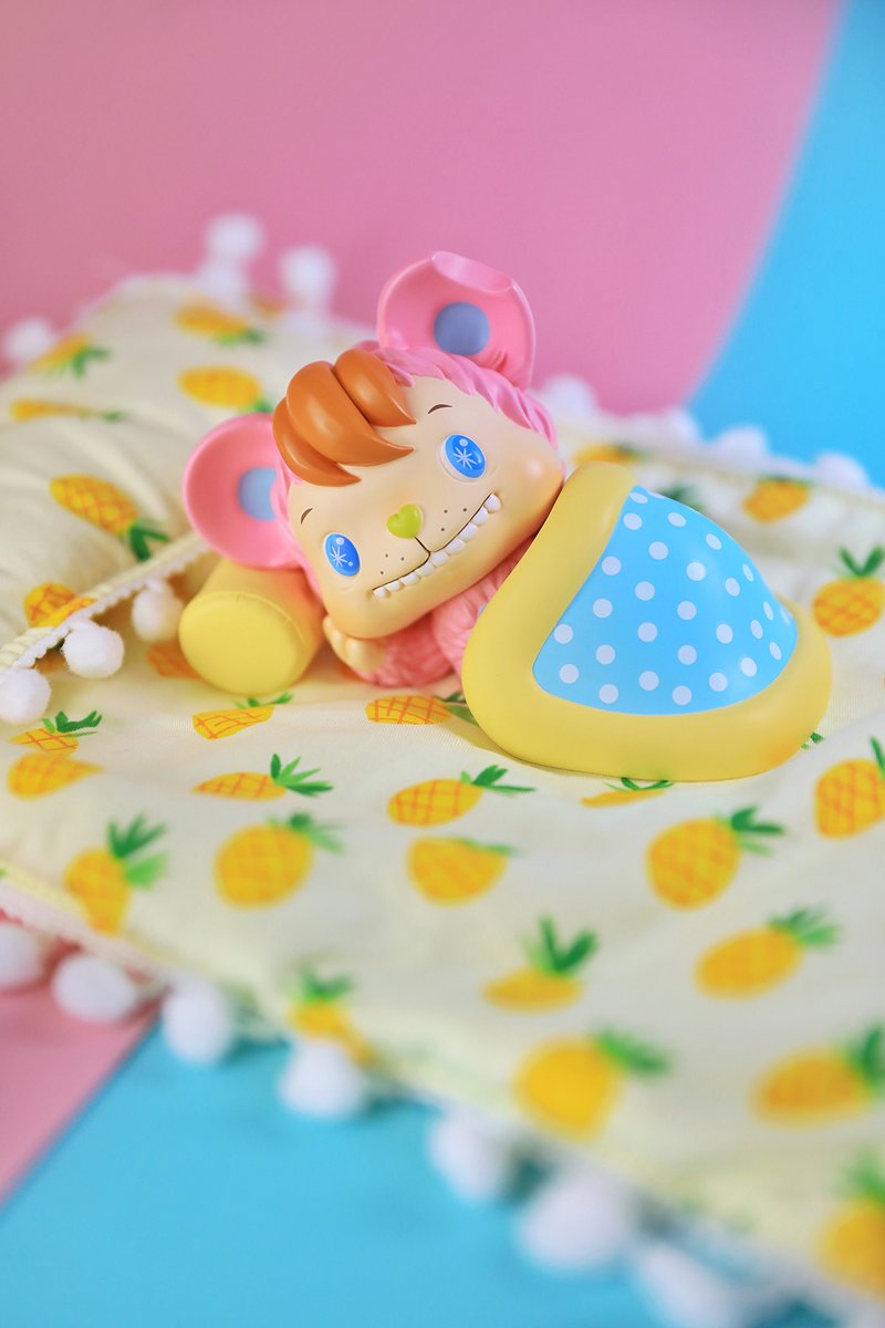 FreshToy's tweet photo. #Little Buns #Mianmian

OHHH!

Don't wanna get up!

Don't wanna work!

"I’m a "Daydreamer!"

😪😪😪

#freshtoy #freshtoystudio #littlebuns #toyart #designertoy #artdoll #designervinyl https://t.co/RntYhrP0vk