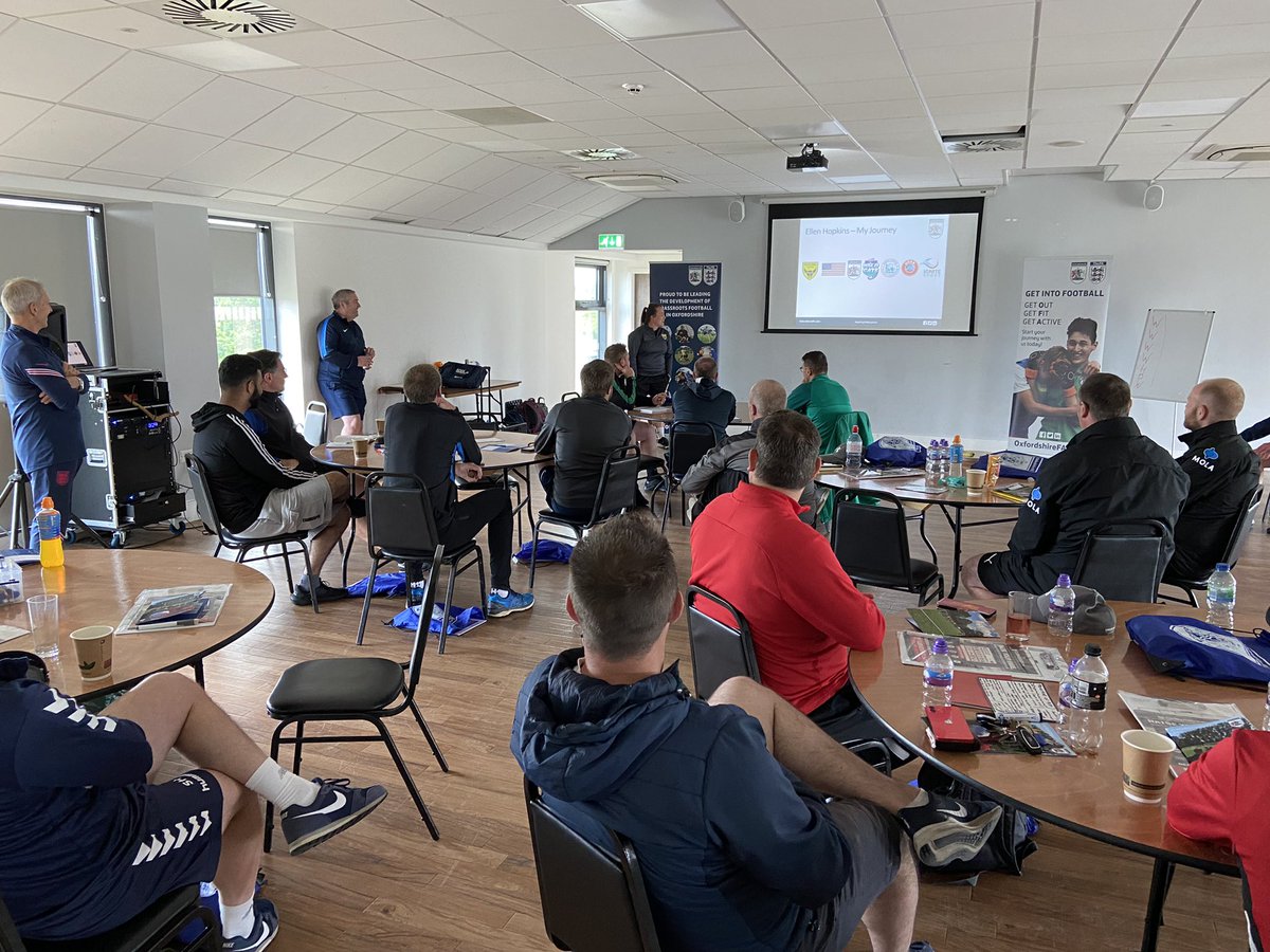 OxfordshireFA's tweet photo. Final session of the day with @Ekh93 and @vphalsall delivering a session on Coaching Philosophy. #OFACC22 https://t.co/vNv5vxB4Wb