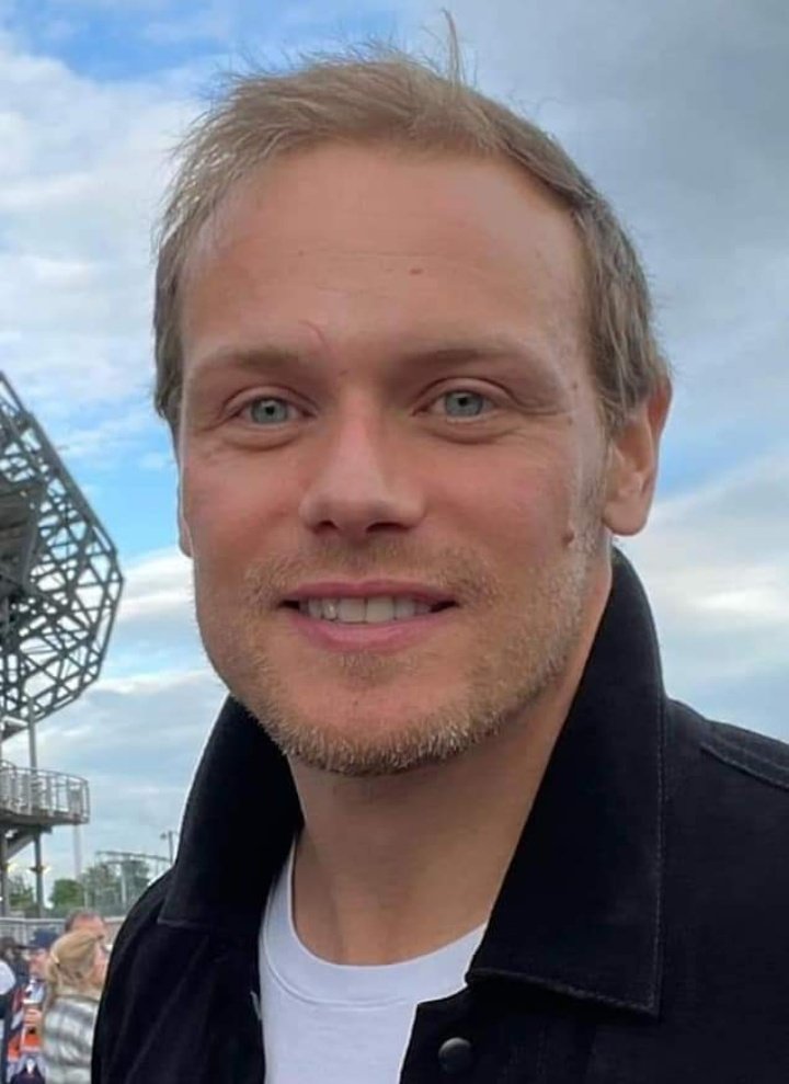 DailyHeughan's tweet photo. https://t.co/Z6huJA7LoT