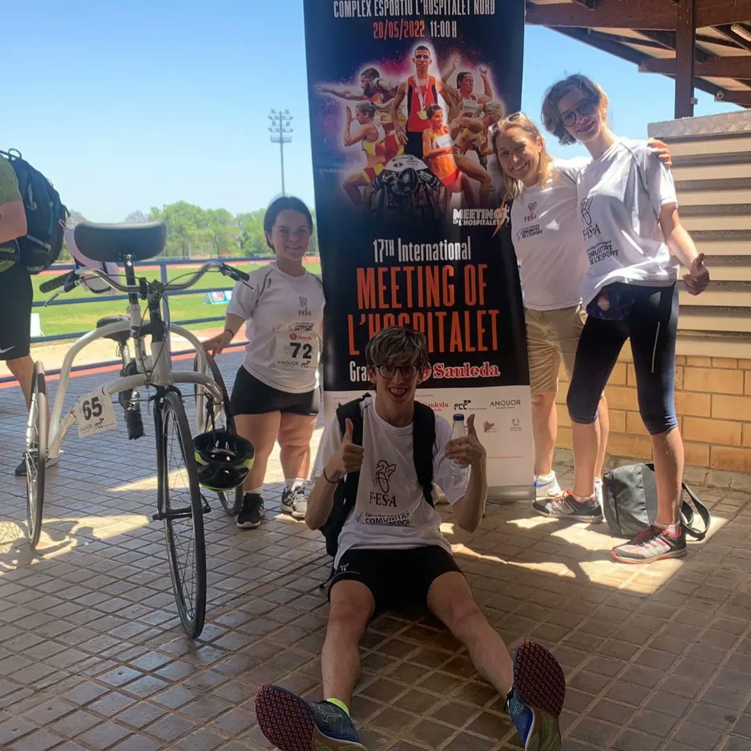 FESAVALENCIA's tweet photo. Gran experiencia del #EquipoFesa en el Meeting Internacional de Hospitalet! #Atletismo 🥉🏆🔝 https://t.co/3cFl3MA6L8