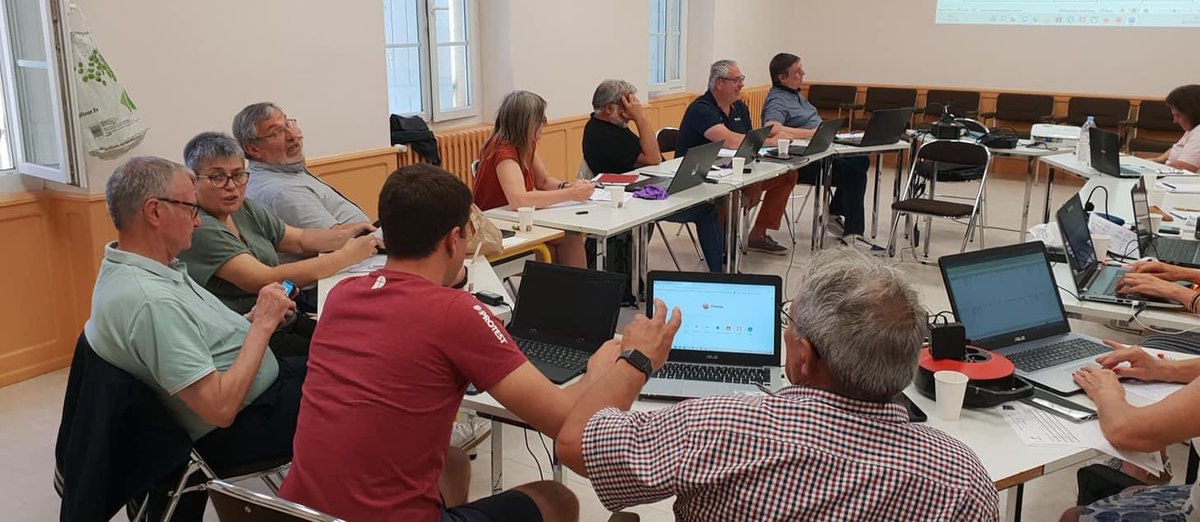 ffnatationLNA's tweet photo. [VIE DE LA LIGUE]
📚 Réunion du comité directeur à Montlieu la Garde

Grosse journée de travail pour les membres du CODIR avec de nombreux sujets de réflexion en préparation de la saison prochaine.

👏 Merci à tous pour votre présence et votre engagement en faveur de la Ligue ! https://t.co/vVji7bdqqU