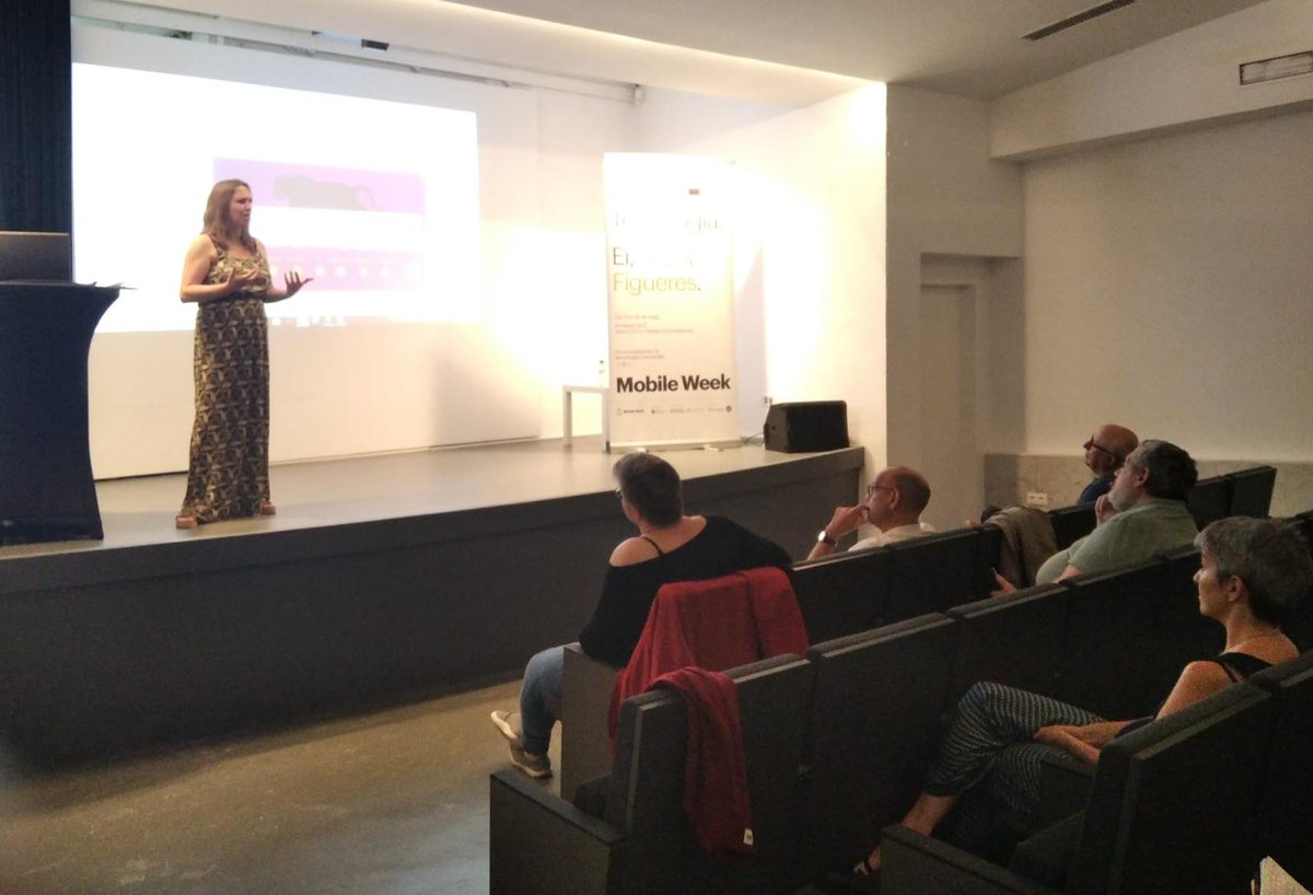 learntocheck's tweet photo. 🧐 Com podem saber si una imatge està manipulada? I si una font és fiable?
👩🏻🏫 La @CrisValenti ho ha explicat aquesta setmana a #Figueres #mWeekCat22 @mWeek_MWC a @museuemporda
👉 Per aprendre més: https://t.co/0zNfTXF6wc https://t.co/cpJuaEBcMQ