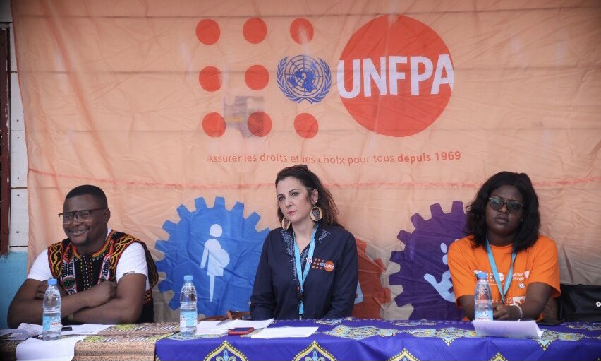UNFPACameroon's tweet photo. #MHM:To mark this year’s #MenstrualHygieneDay,about 500 pupils & students,were sensitized on proper Menstrual Hygiene Management & the dangers of misinformation & taboos.The educative talk session was run by @_V4Dev_ &co-chaired by UNFPA Deputy RR @tappingdiotima & the principal. https://t.co/KX1ufXJlAD
