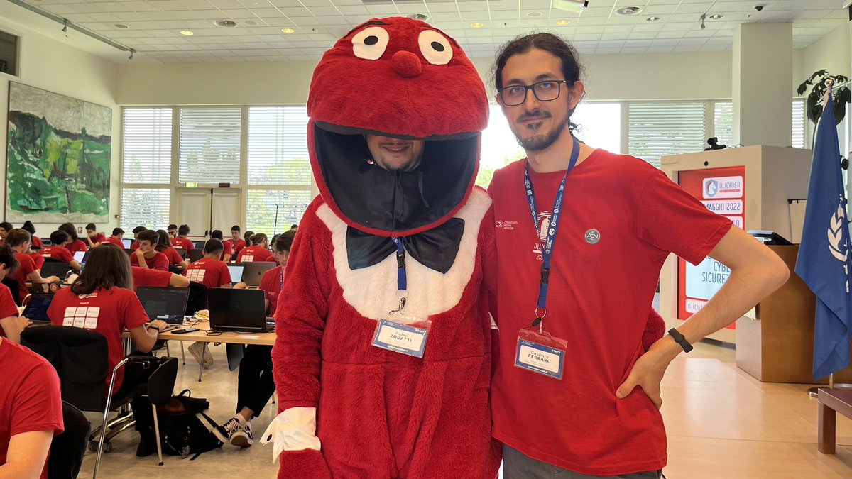 OliCyberIT's tweet photo. 👾 Chi è quel personaggio vestito di rosso accanto al Gabibbo durante la competizione delle Olimpiadi di Cybersicurezza?!?! Diretta e chat live al link.
https://t.co/O6aEhsqmid
#OCIT22
#Olicyber
#OlimpiadiCybersicurezza
#cybersecurity
#scuola https://t.co/i56GakQUyc
