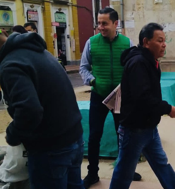yamirlopez's tweet photo. Seguimos recorriendo las calles de nuestra hermosa #Boyacá llevando el mensaje de nuestro próximo presidente Sergio Fajardo.
¡Este departamento necesita un #PresidenteProfesor!
#BoyacaConFajardo
#FajardoPresidente https://t.co/toTPPtWUFa